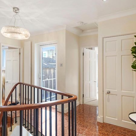 Вилла Mews House London With Private Patio & Parking Экстерьер фото