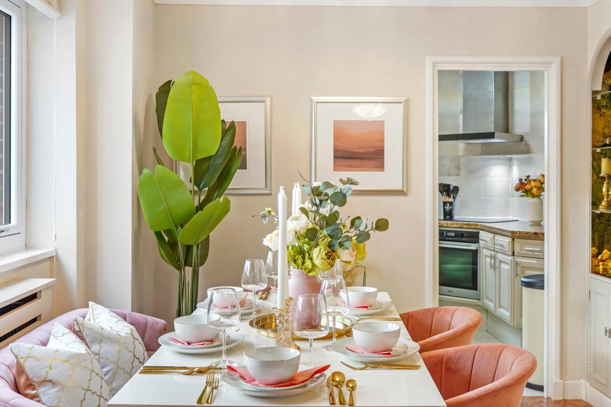 Вилла Mews House London With Private Patio & Parking Экстерьер фото