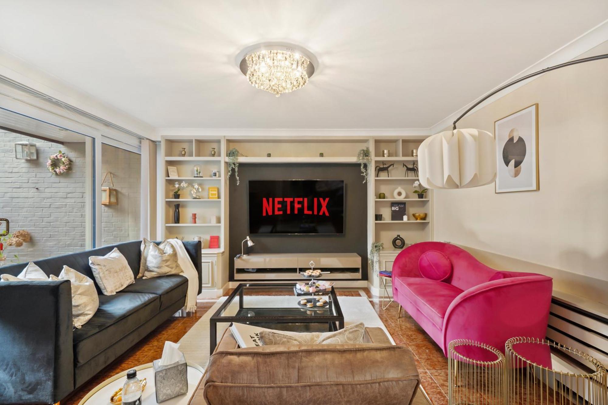 Вилла Mews House London With Private Patio & Parking Экстерьер фото