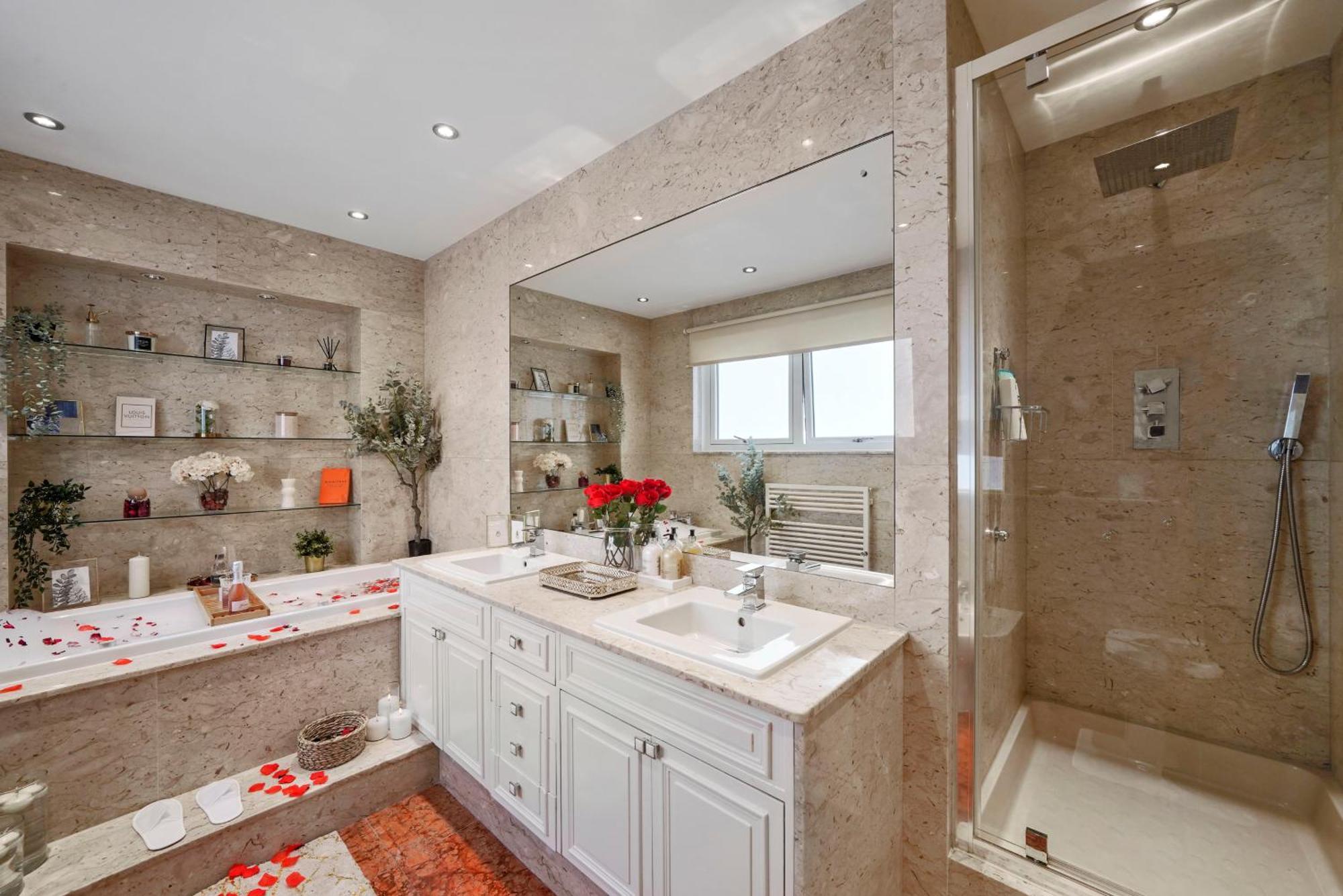 Вилла Mews House London With Private Patio & Parking Экстерьер фото