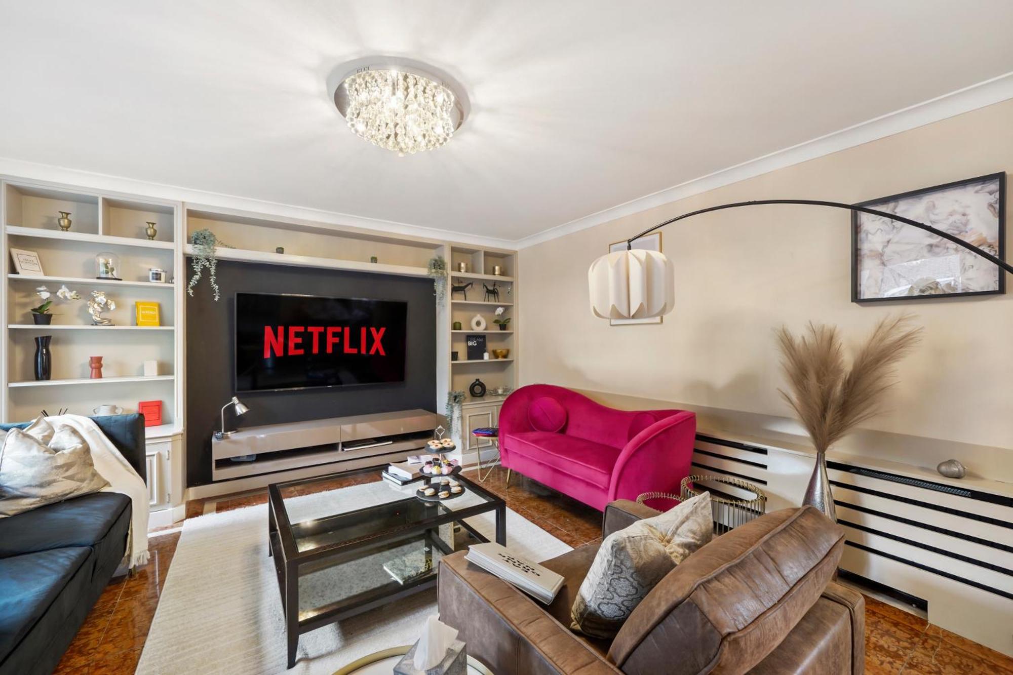 Вилла Mews House London With Private Patio & Parking Экстерьер фото